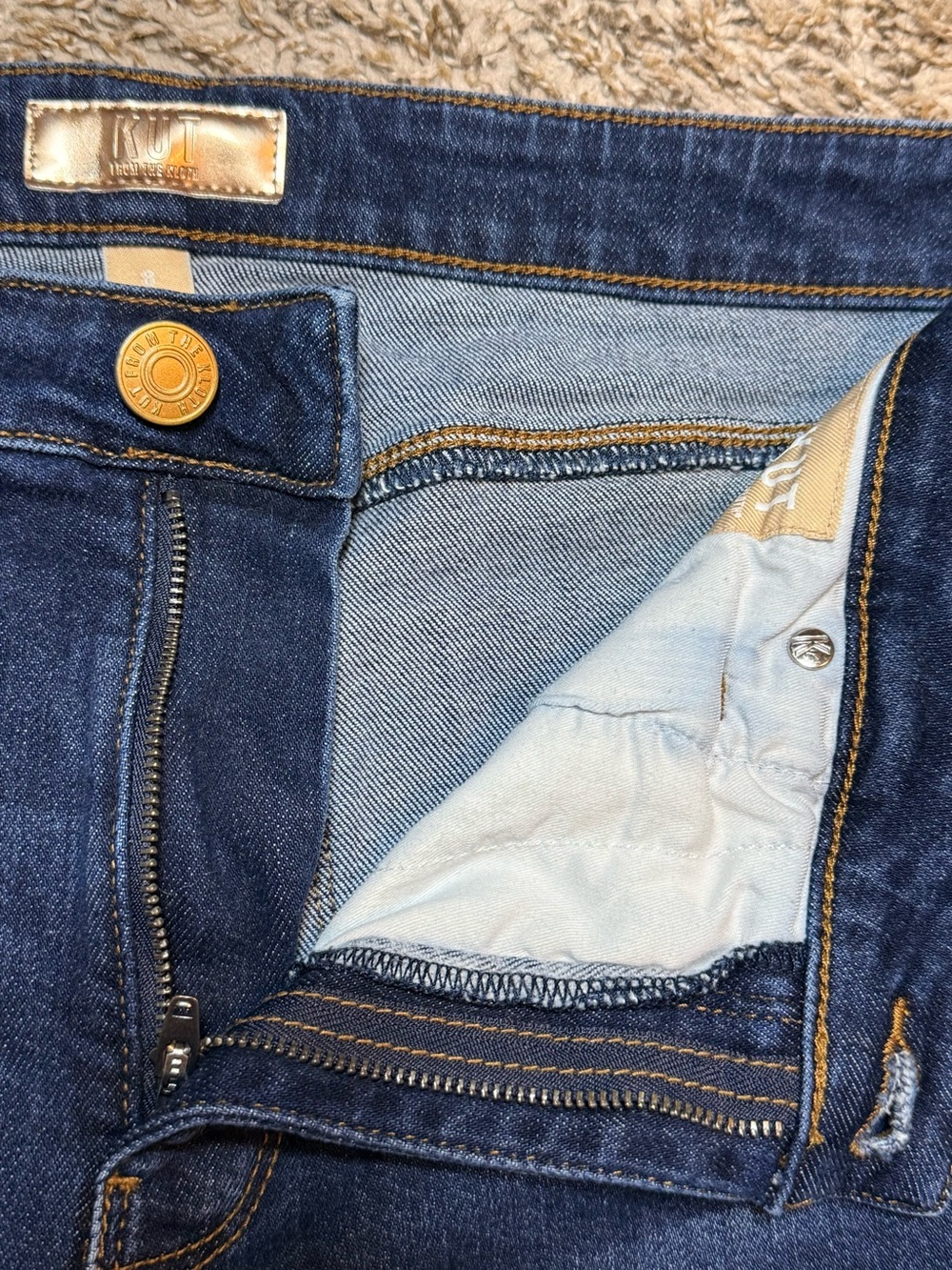 KUT from the Kloth "Ana" High Rise Fab Ab Flare Jeans Size 8 Medium Wash - Picture 6 of 10
